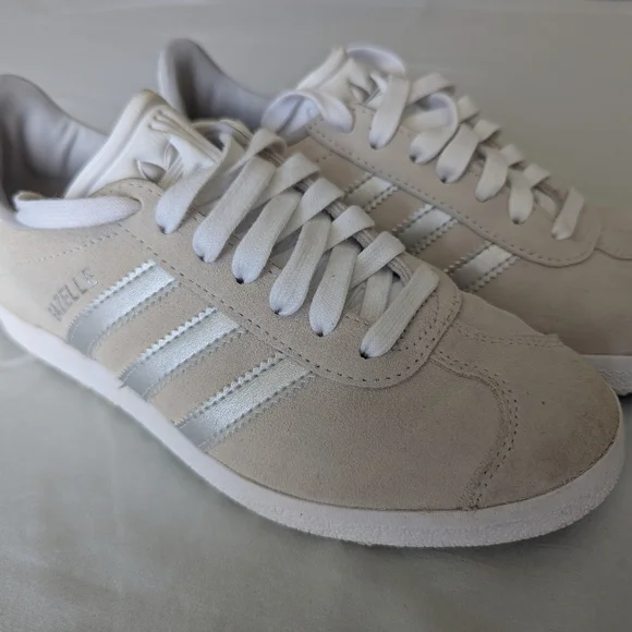 Adidas Gazelle Women's Spikeless Golf Shoes - Picture 4 of 16